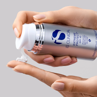 iS Clinical Extreme Protect SPF 40 Translucent