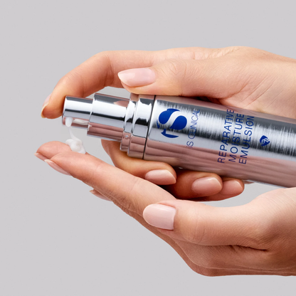 iS Clinical Reparative Moisture Emulsion