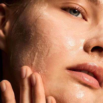 iS Clinical Warming Honey Cleanser